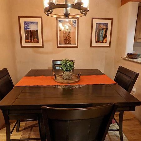 Magical Santa Fe Stay, Minutes From Town Square, Sleeps 4, Includes Free Parking And Outdoor Hot Tub! Exteriér fotografie