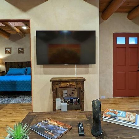 Magical Santa Fe Stay, Minutes From Town Square, Sleeps 4, Includes Free Parking And Outdoor Hot Tub! Exteriér fotografie