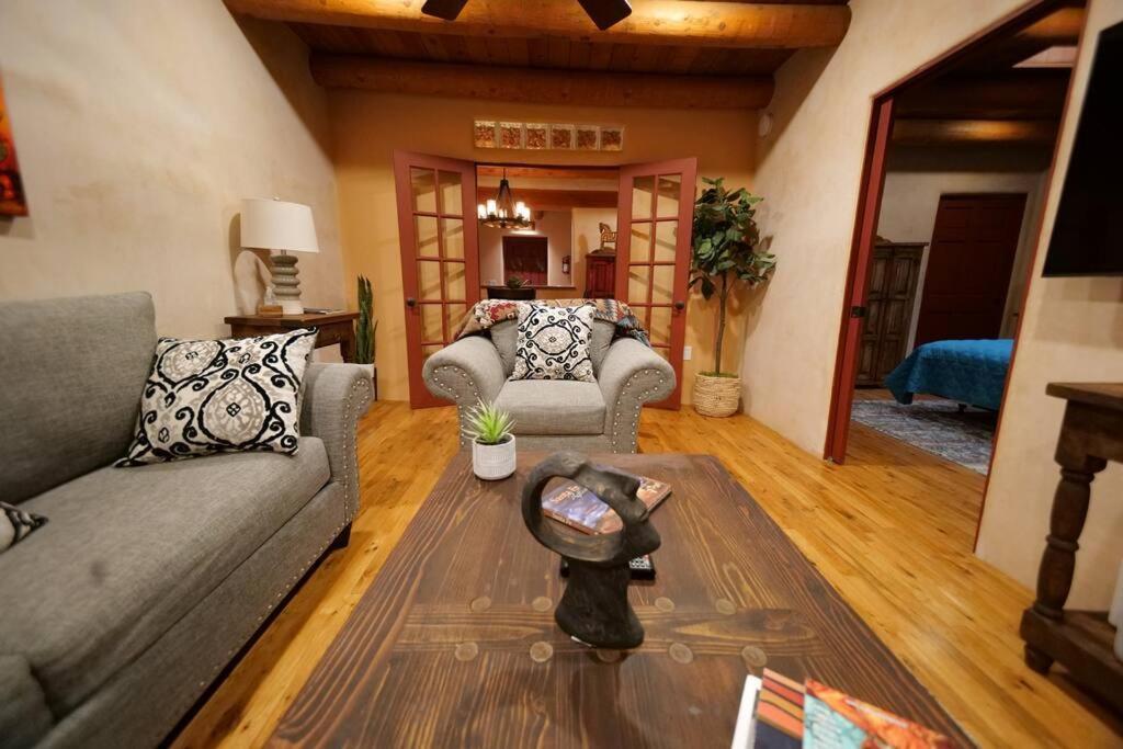 Magical Santa Fe Stay, Minutes From Town Square, Sleeps 4, Includes Free Parking And Outdoor Hot Tub! Exteriér fotografie