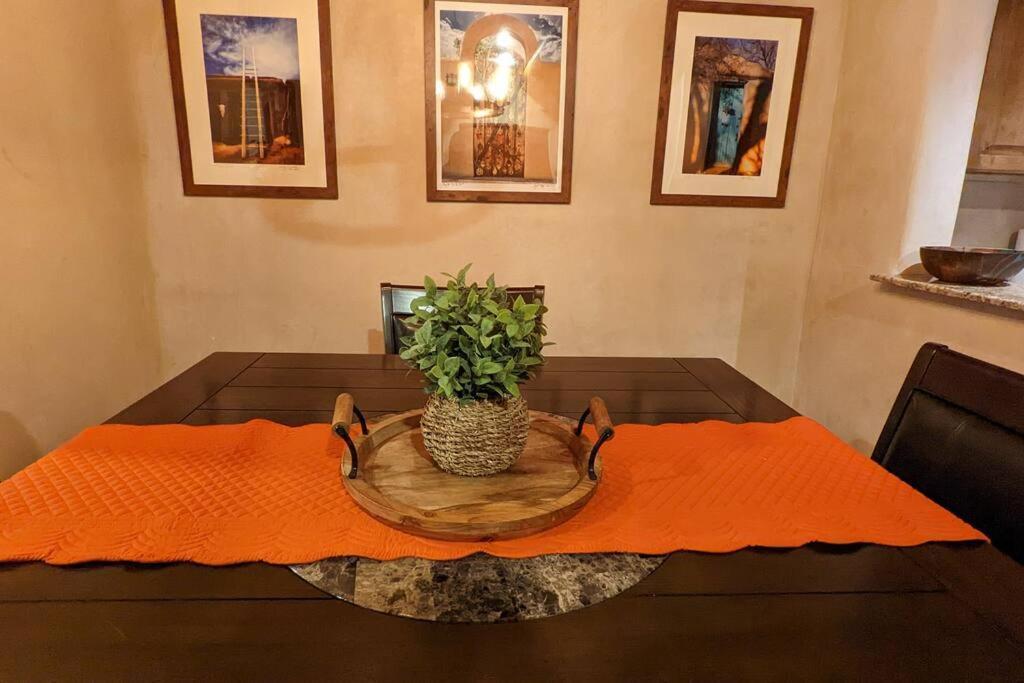 Magical Santa Fe Stay, Minutes From Town Square, Sleeps 4, Includes Free Parking And Outdoor Hot Tub! Exteriér fotografie