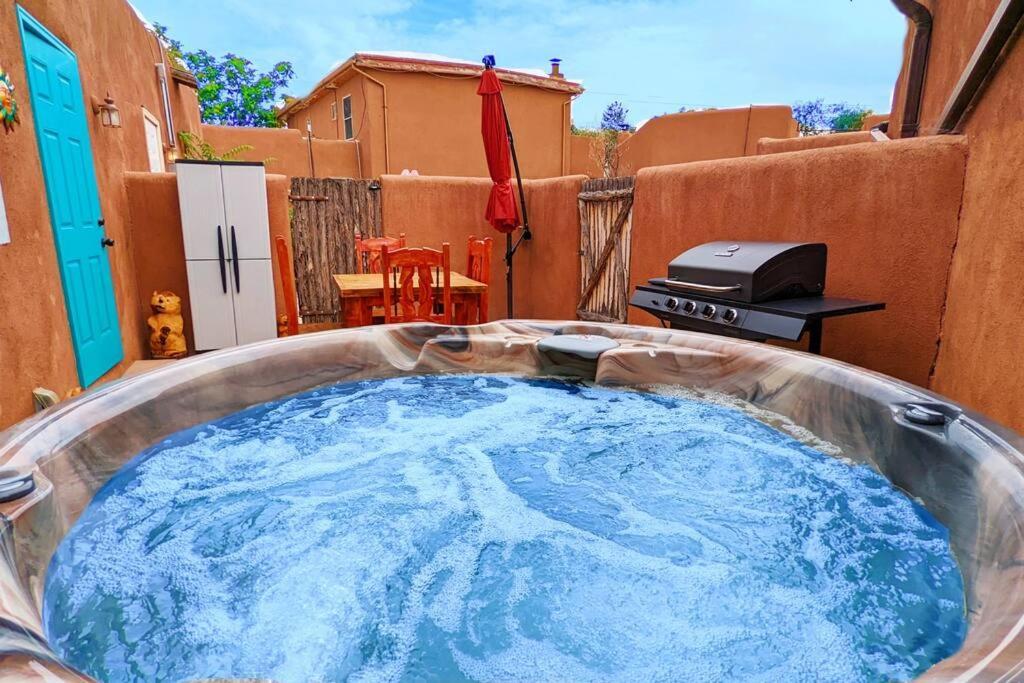 Magical Santa Fe Stay, Minutes From Town Square, Sleeps 4, Includes Free Parking And Outdoor Hot Tub! Exteriér fotografie