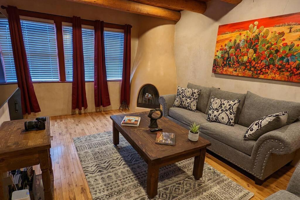 Magical Santa Fe Stay, Minutes From Town Square, Sleeps 4, Includes Free Parking And Outdoor Hot Tub! Exteriér fotografie